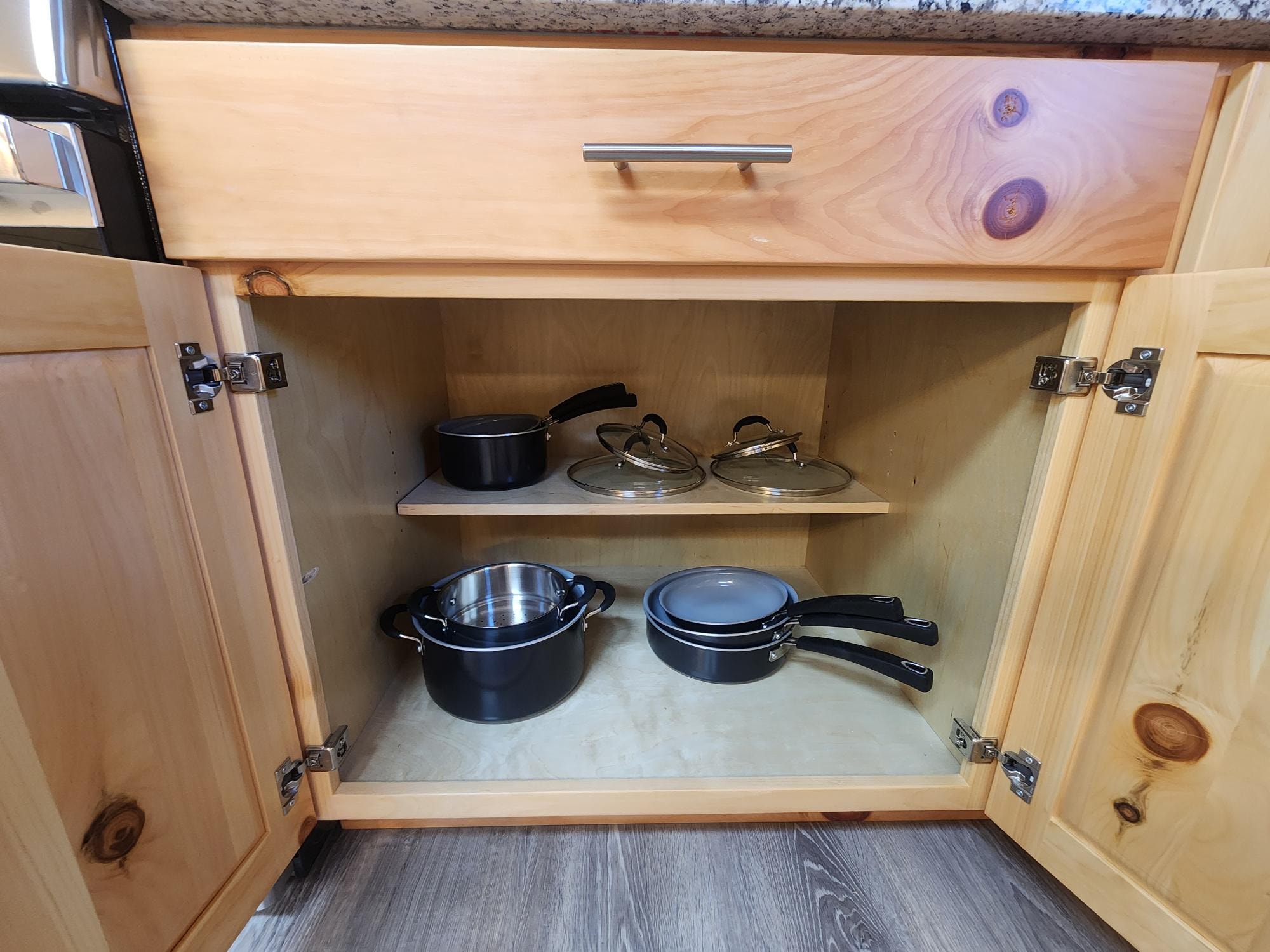 Pots, Pans & Cookware